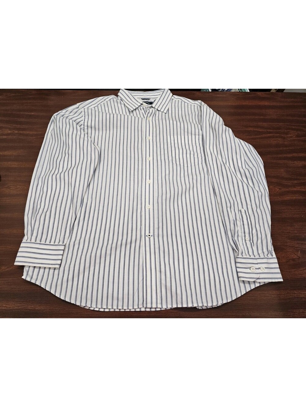 Nautica XL Wrinkle Resistant Blue and White Stripe Button Down 100% Cotton Shirt